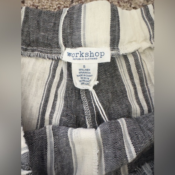 NWT Workshop Republic Grey/White Linen Blend Shorts - size Small - Picture 2 of 3